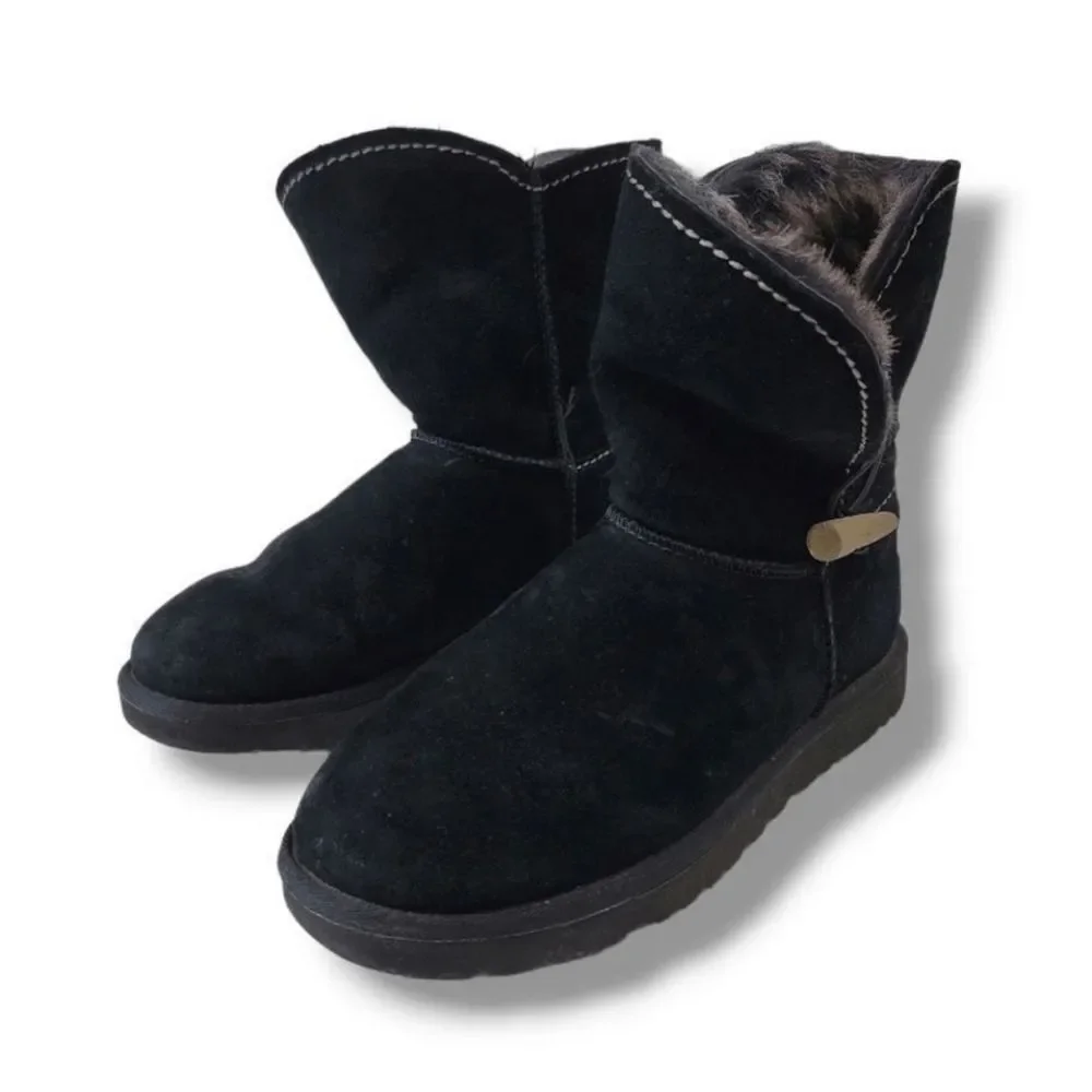 UGG Womens Meadow Short Suede Fur Lined Boots in Black Size 7